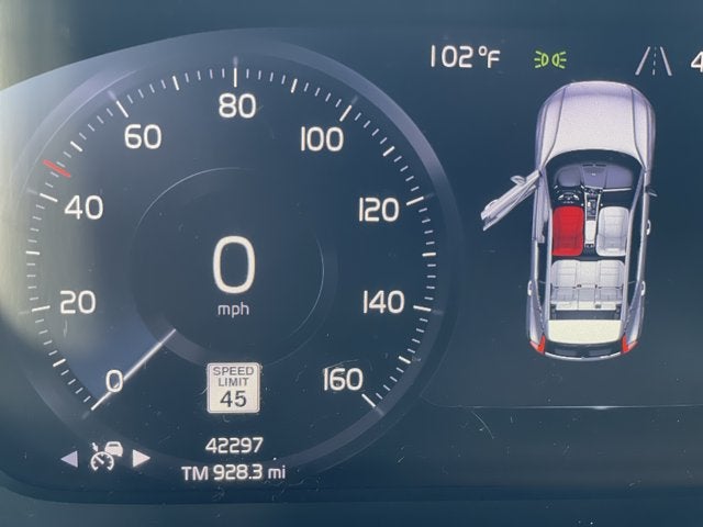 2021 Volvo XC40 R-Design