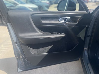 2021 Volvo XC40 R-Design