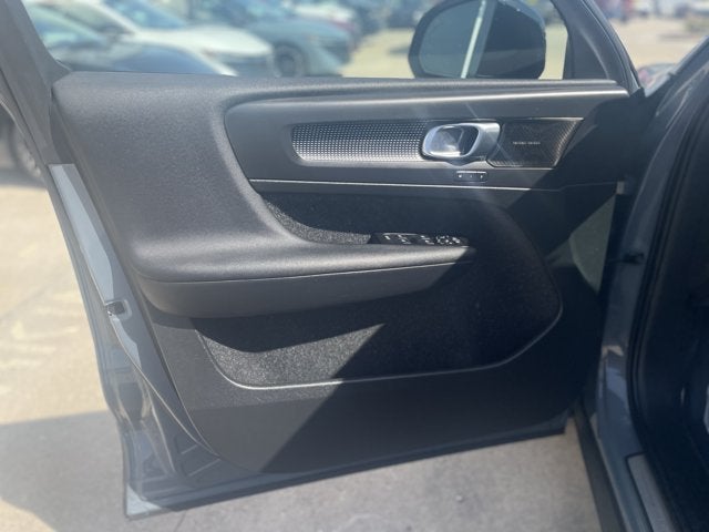 2021 Volvo XC40 R-Design