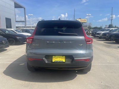 2021 Volvo XC40 R-Design